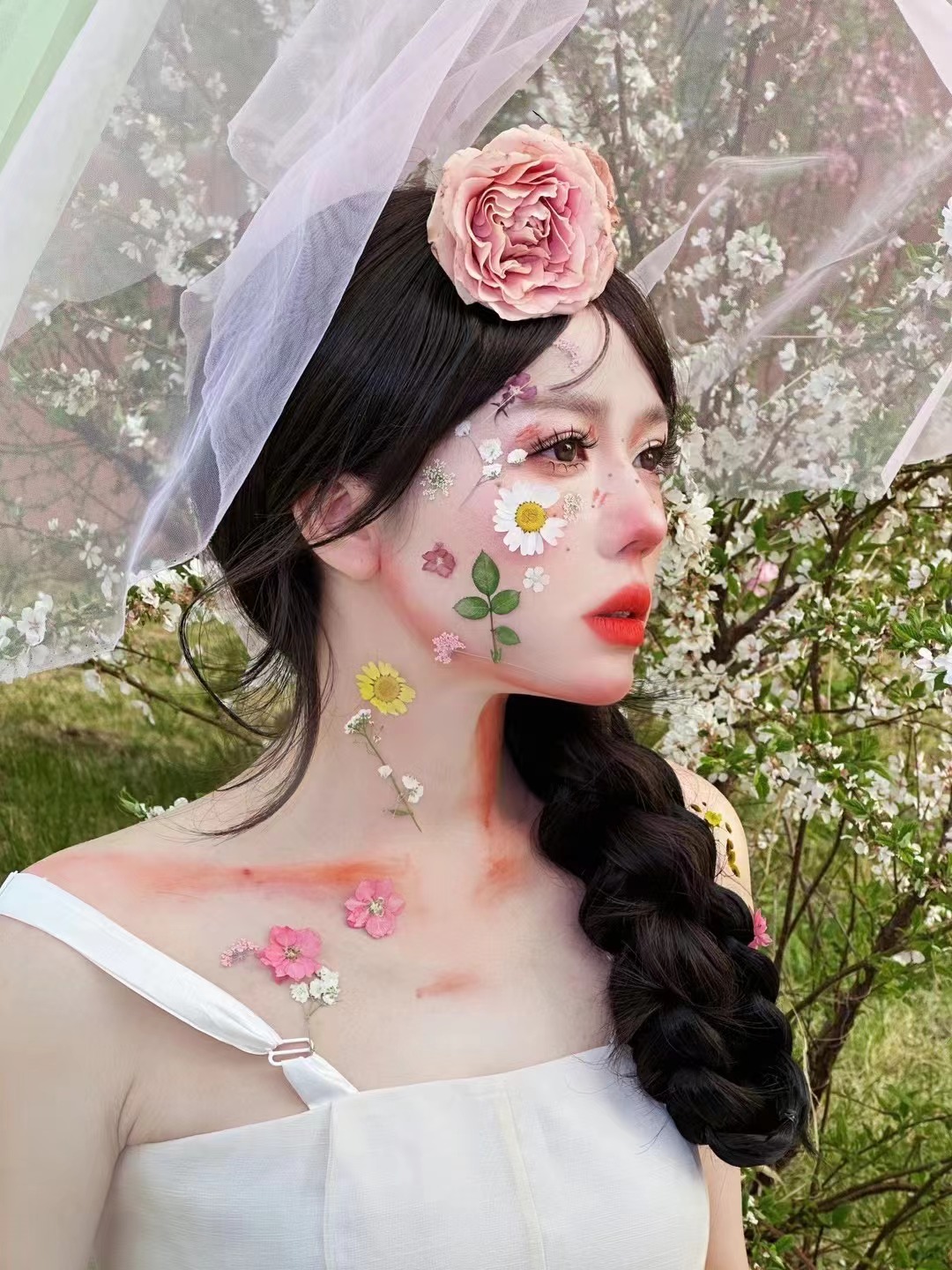 婚纱配新妆